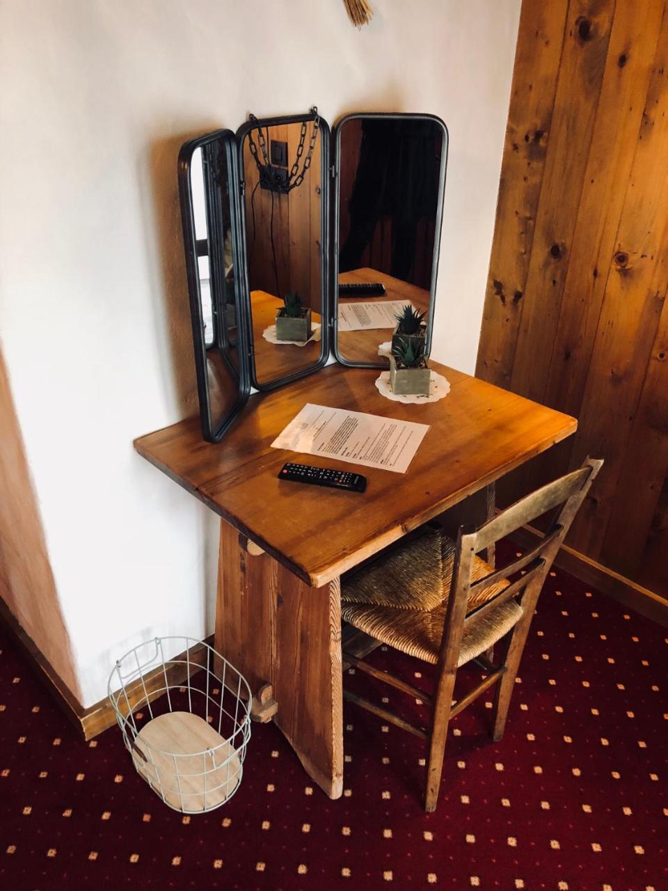 Le Coin Savoyard Hotel กงบลู ภายนอก รูปภาพ