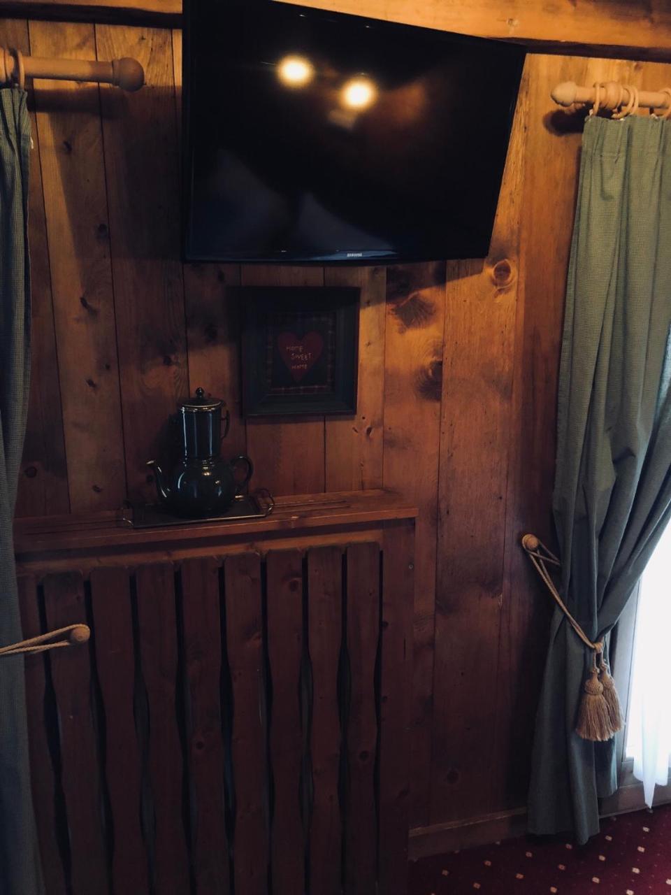 Le Coin Savoyard Hotel กงบลู ภายนอก รูปภาพ