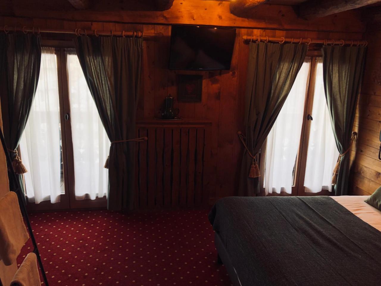 Le Coin Savoyard Hotel กงบลู ภายนอก รูปภาพ