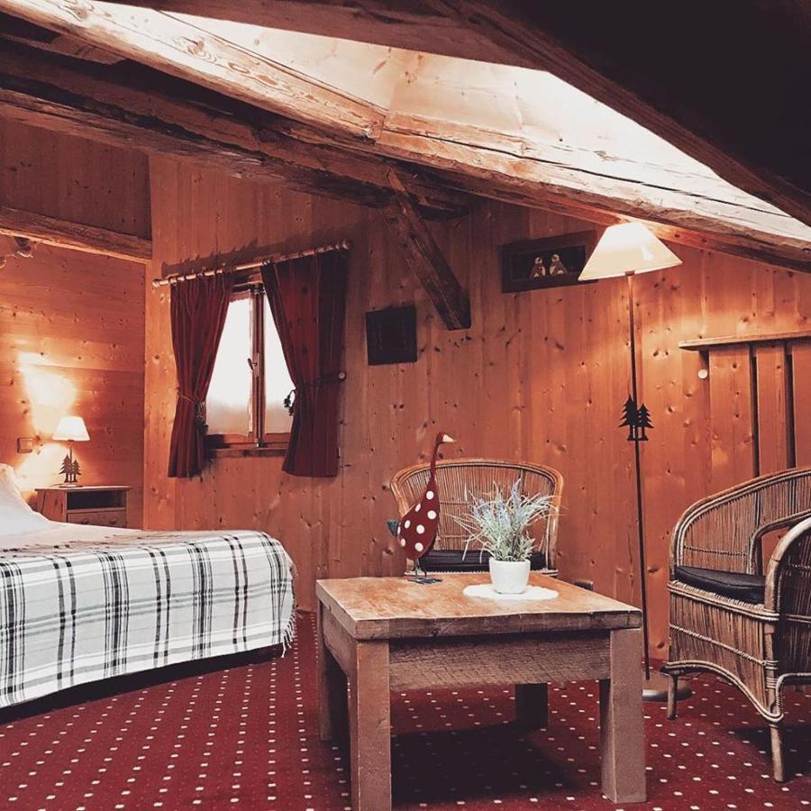 Le Coin Savoyard Hotel กงบลู ภายนอก รูปภาพ